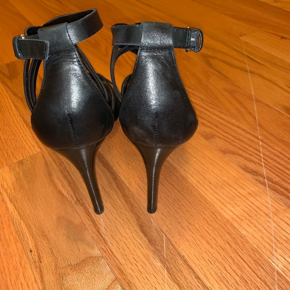 Ralph Lauren Women's 'Saba' Black Leather Sandals - Picture 5 of 6